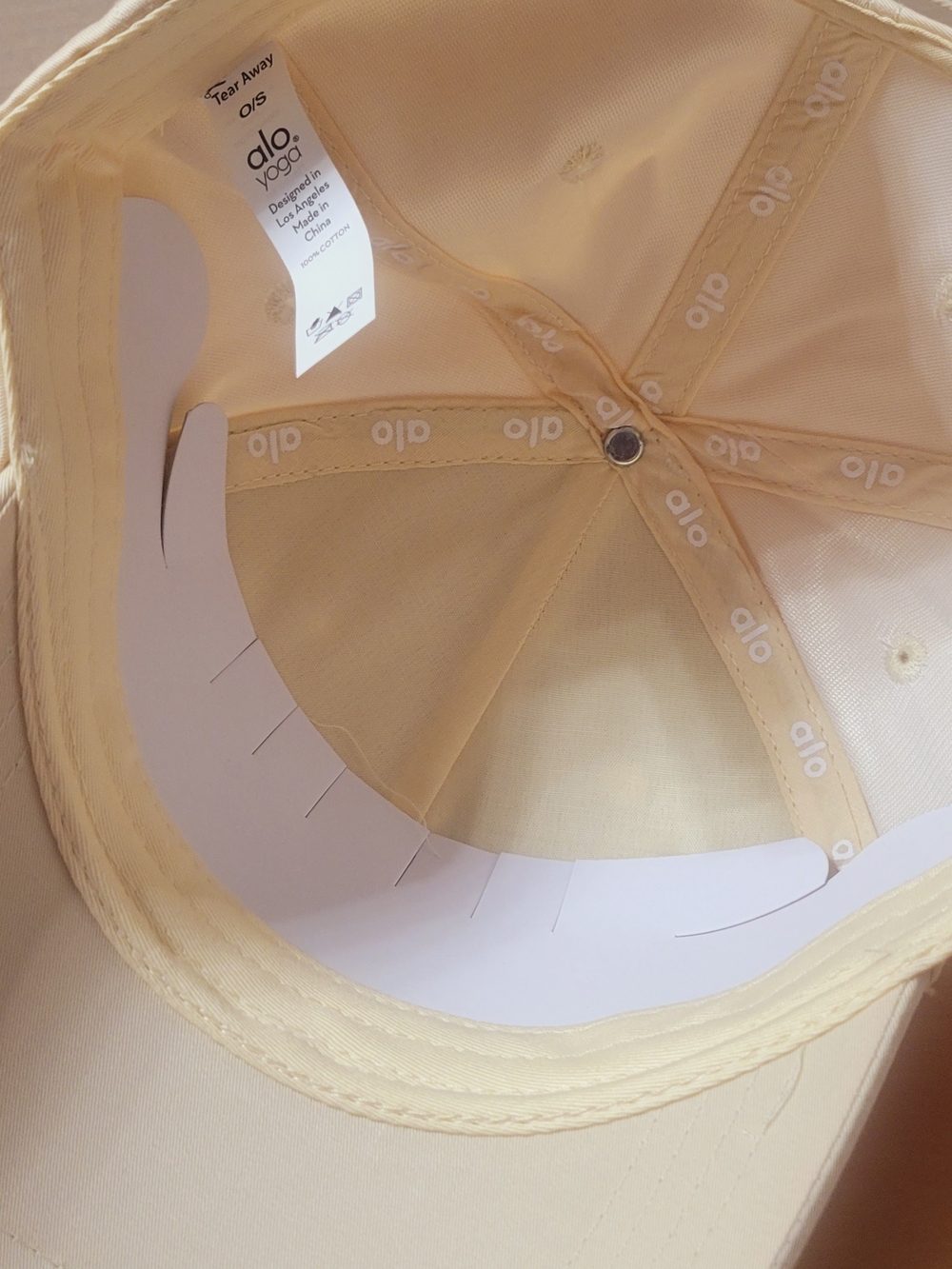ALO Yoga Cream Logo Strapback Cap - Picture 4 of 6